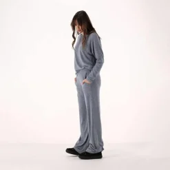 Damenpullover mit Bateau-Ausschnitt aus meliertem Jersey