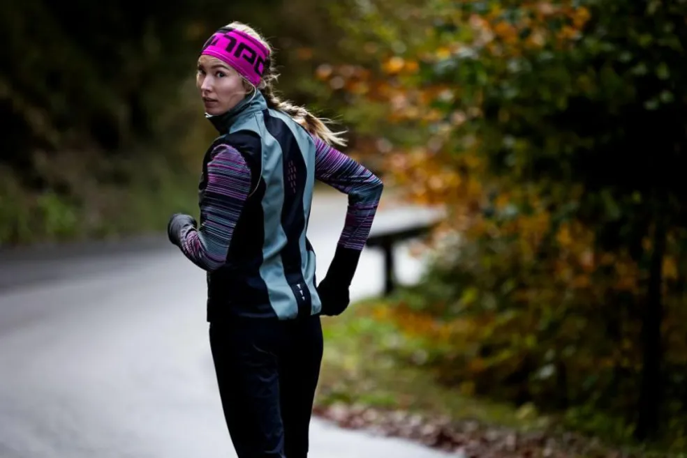 Hybride Damenjacke mit abnehmbaren ärmeln