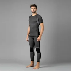 Men's seamless thermal base layer t-shirt