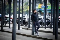 Wattierte Herrenjacke mit abnehmbarer Kapuze